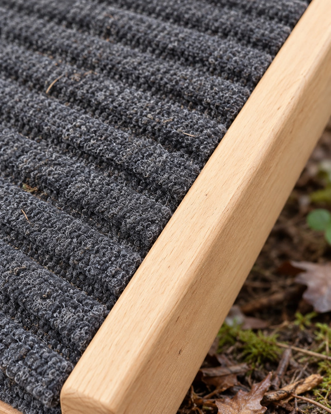 Rampe pliable en bois pour chien 70 cm, Modele unique — détails et finitions. Taille présentée : 70 cm.