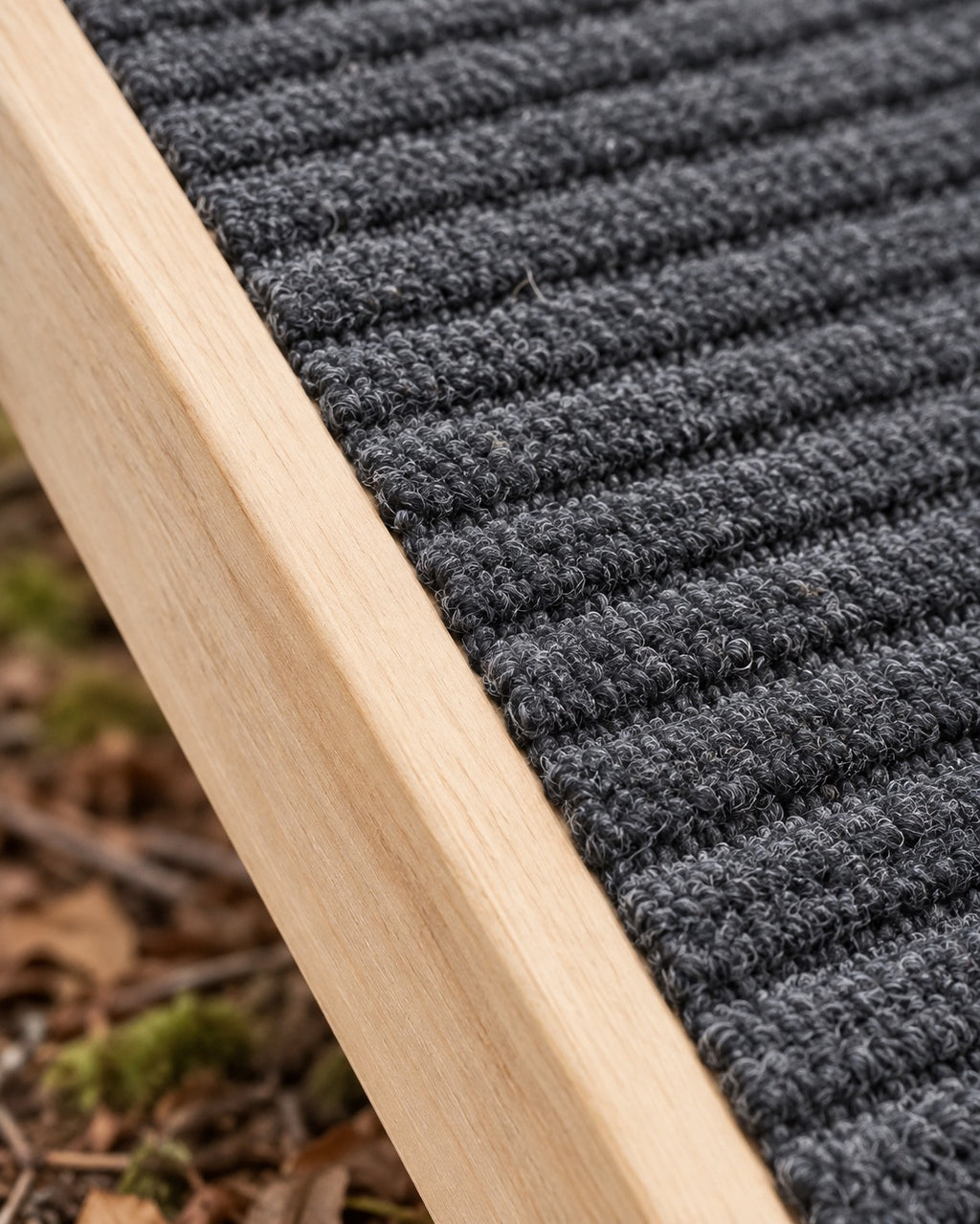 Rampe pour chien en bois massif réglable 70 cm, Modele unique — détails et finitions. Taille présentée : 70 cm.