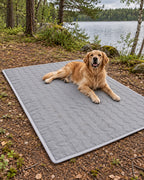 Tapis rafraîchissant pour chien, Gris — vagues 100x150 cm — vue rapprochée. Taille présentée : 100 × 150 cm.